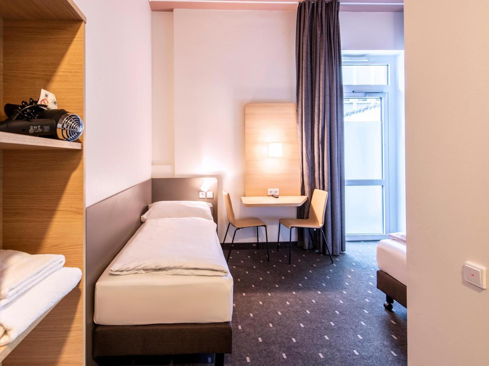 B&B Hotel Nuernberg-Hbf Экстерьер фото