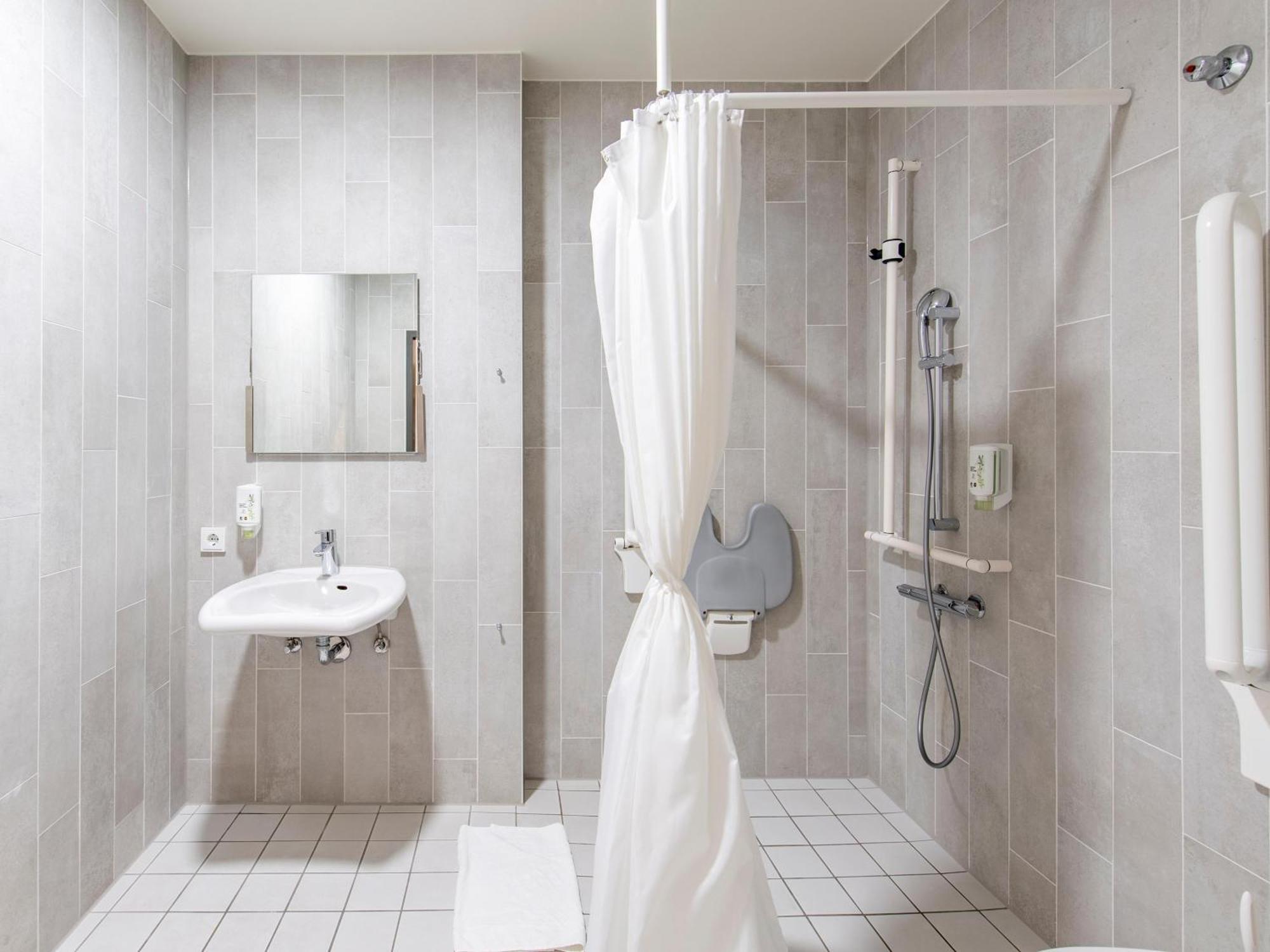 B&B Hotel Nuernberg-Hbf Экстерьер фото