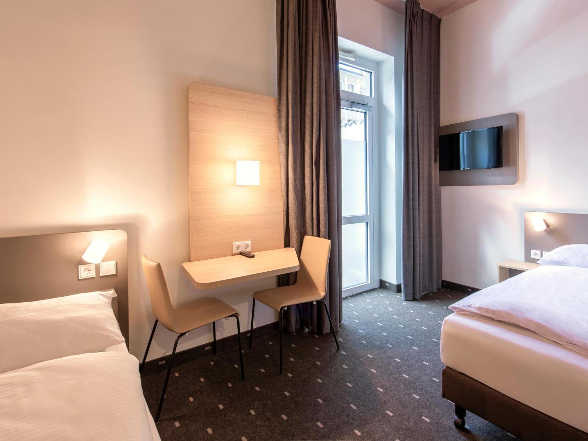 B&B Hotel Nuernberg-Hbf Экстерьер фото