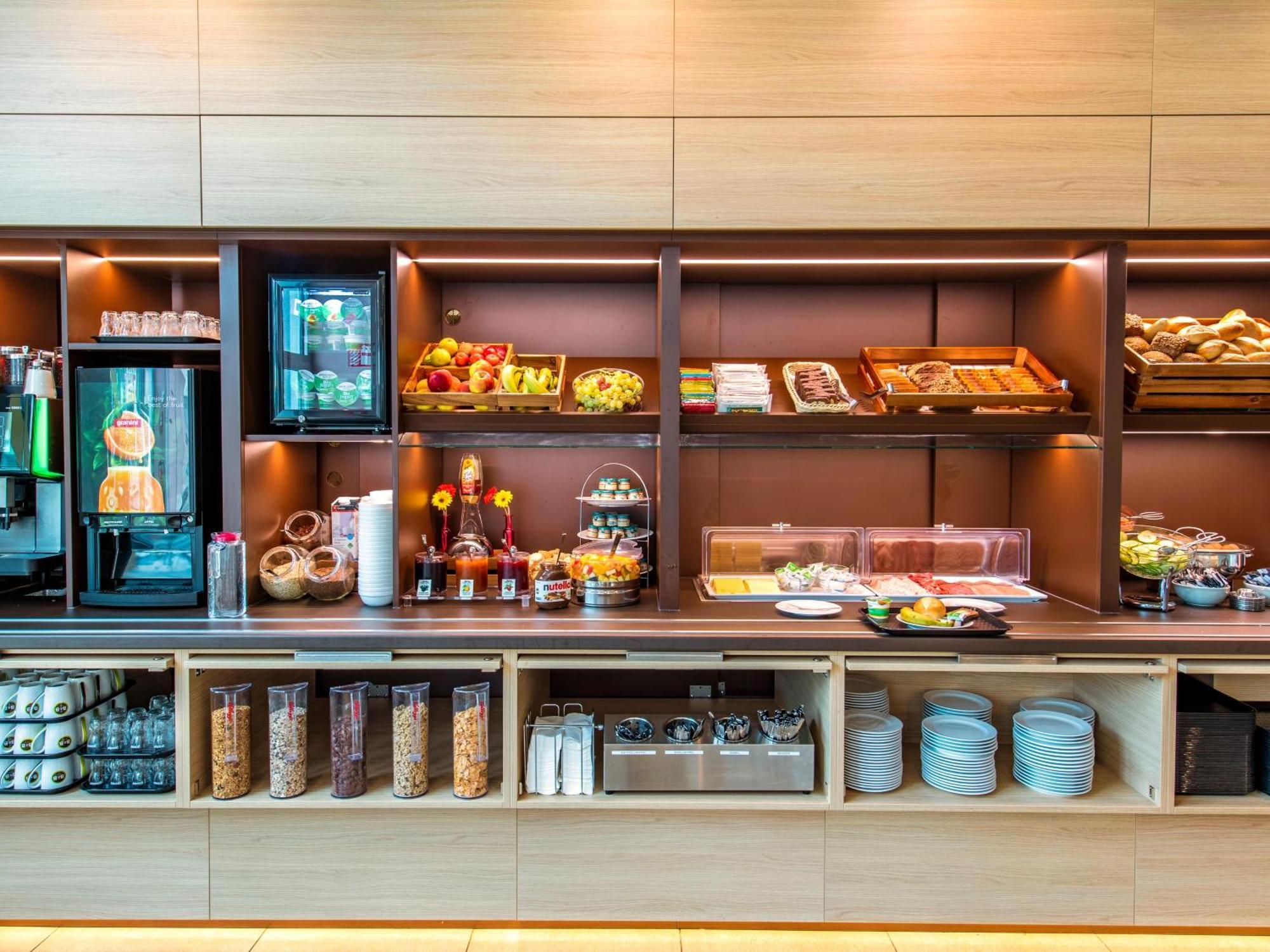 B&B Hotel Nuernberg-Hbf Экстерьер фото